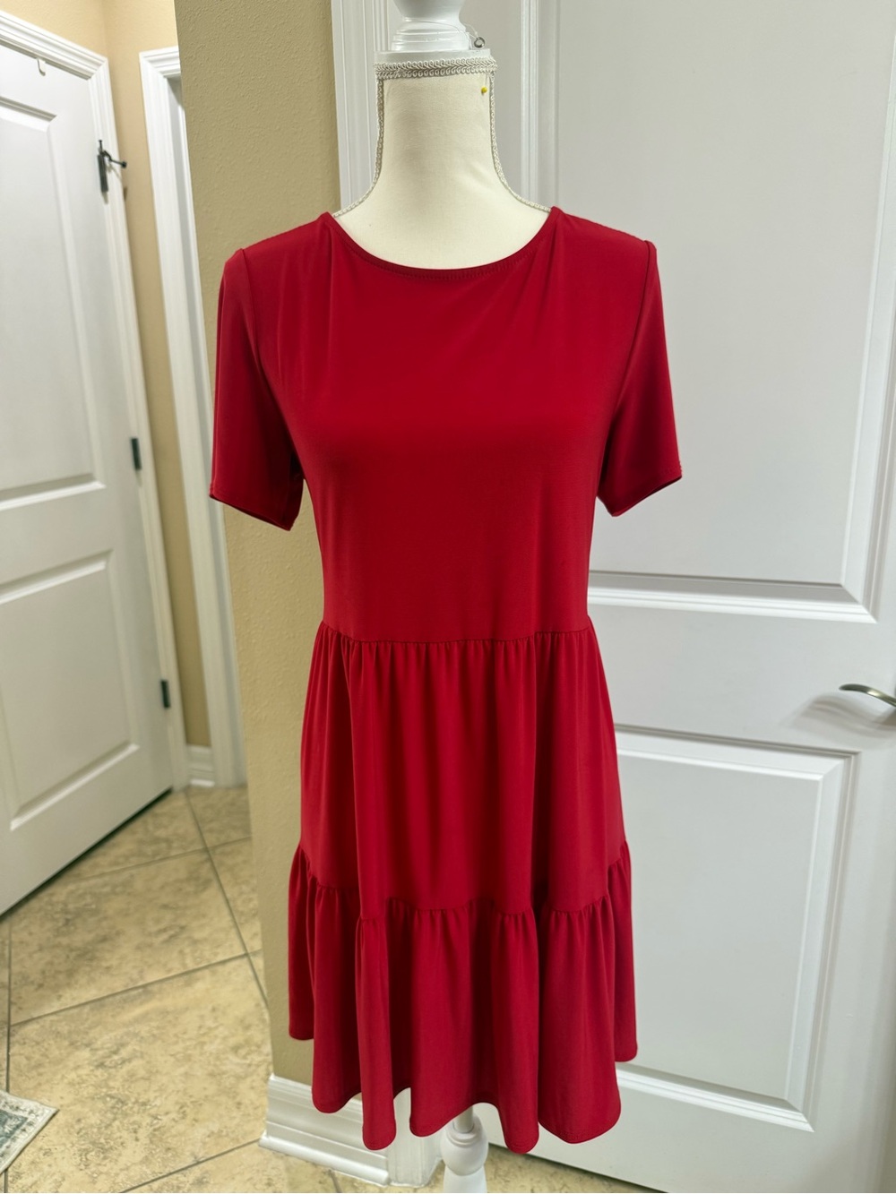 Red Short Sleeve Tiered Dress - Unknown Brand